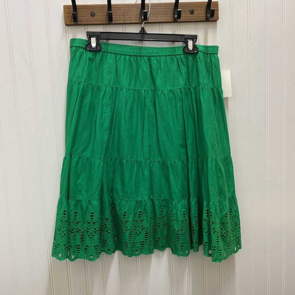 EYELET HEM SHORT SKIRT