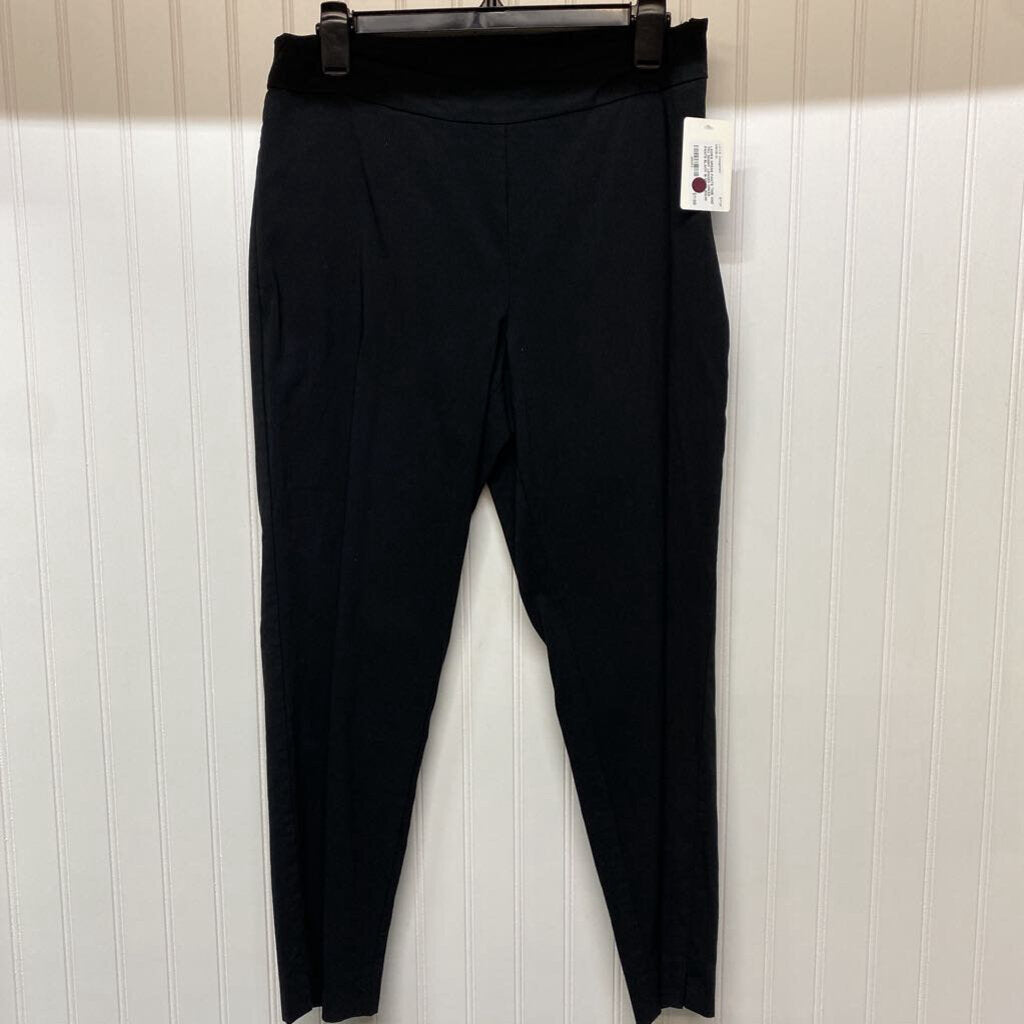 SKINNY LEGGED DRESS PANTS