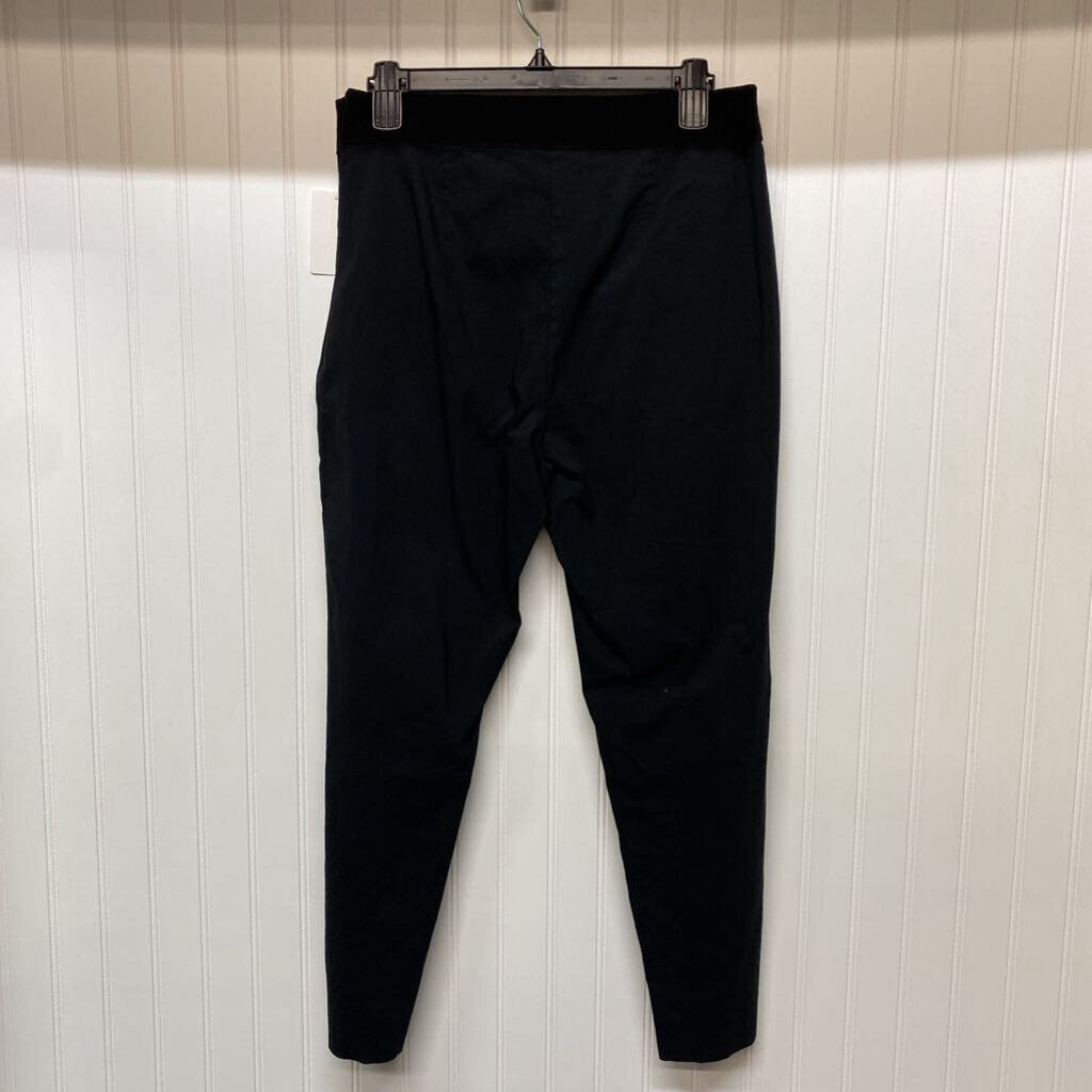 SKINNY LEGGED DRESS PANTS