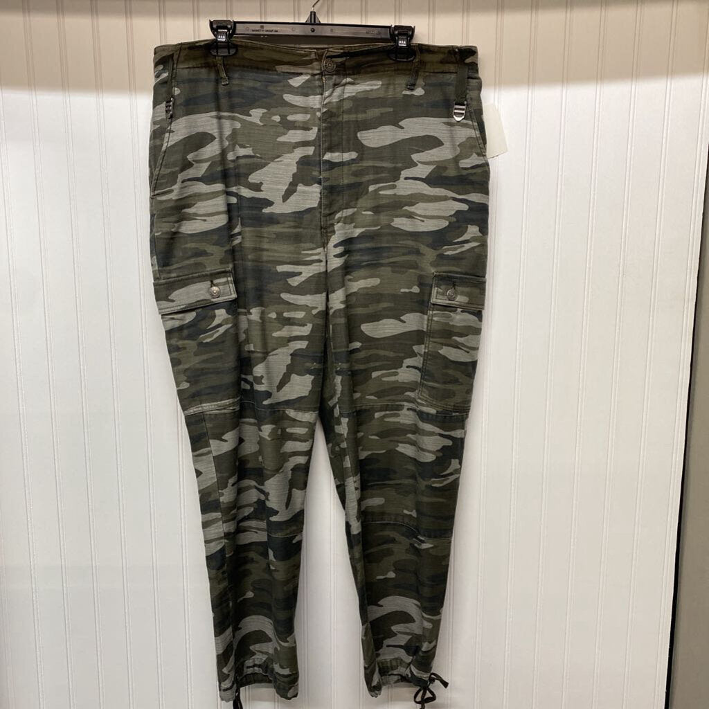CAMO CARGO JEANS