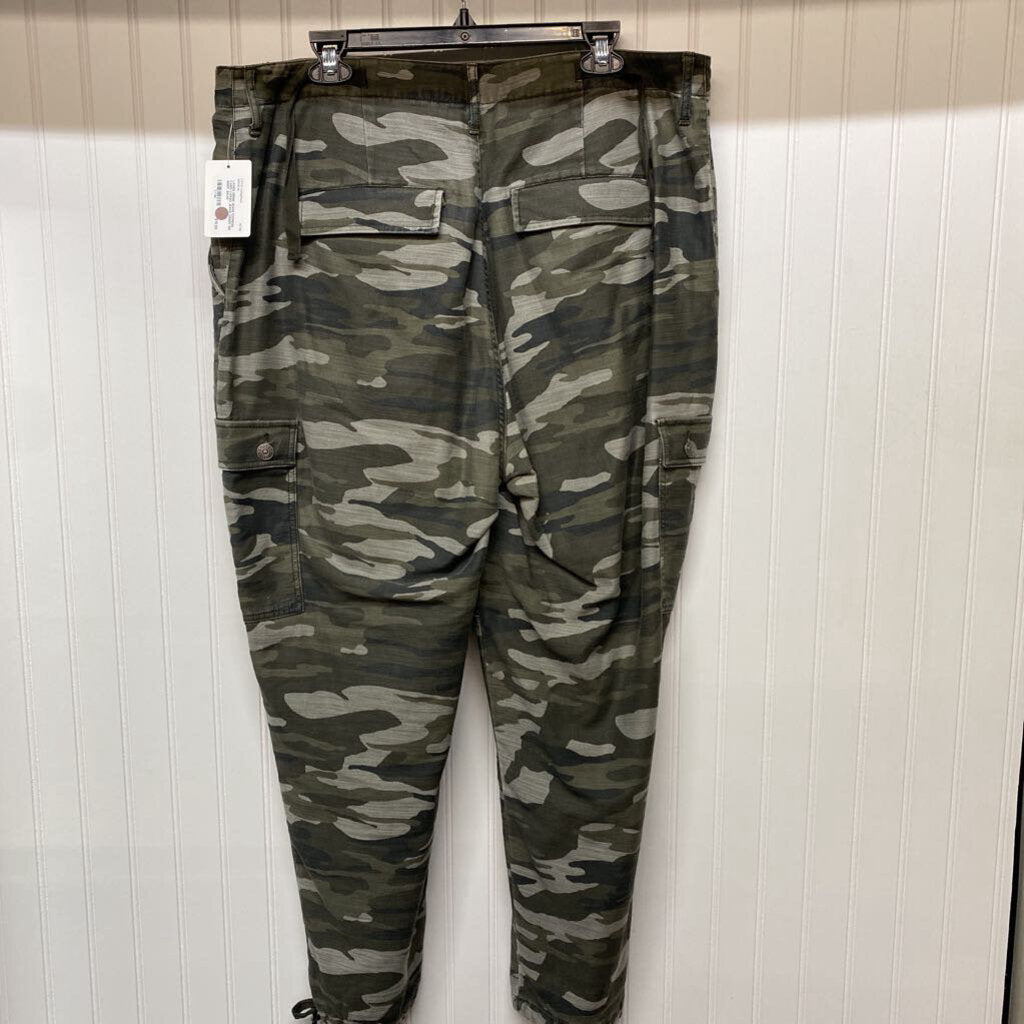 CAMO CARGO JEANS