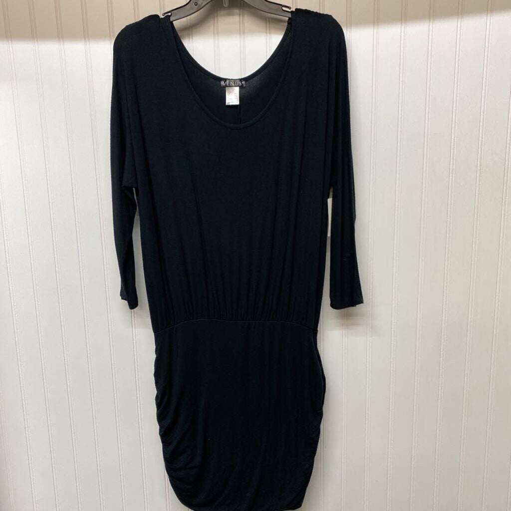 LONG SLEEVED DRESS