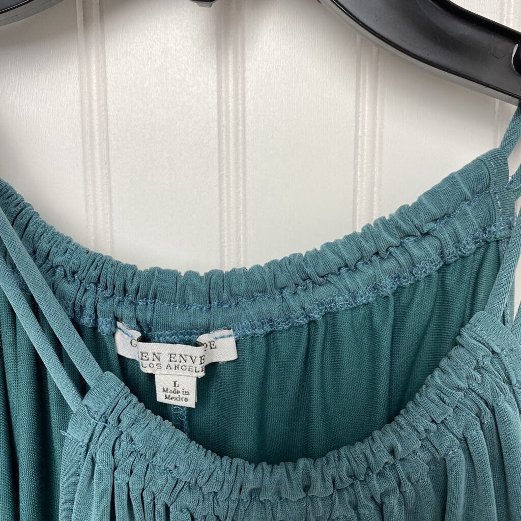 SLEEVLESS TOP