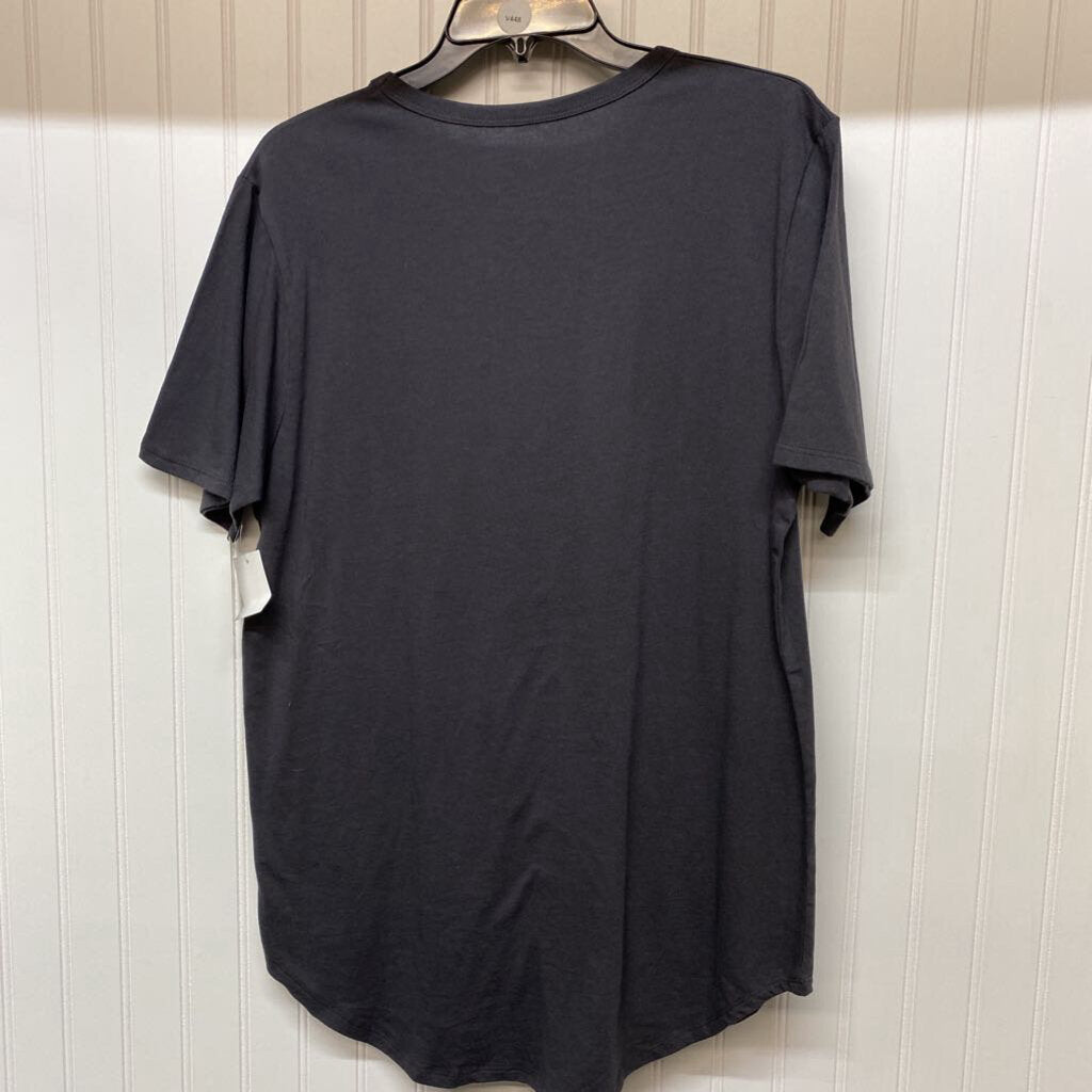 GRAPHIC TEE