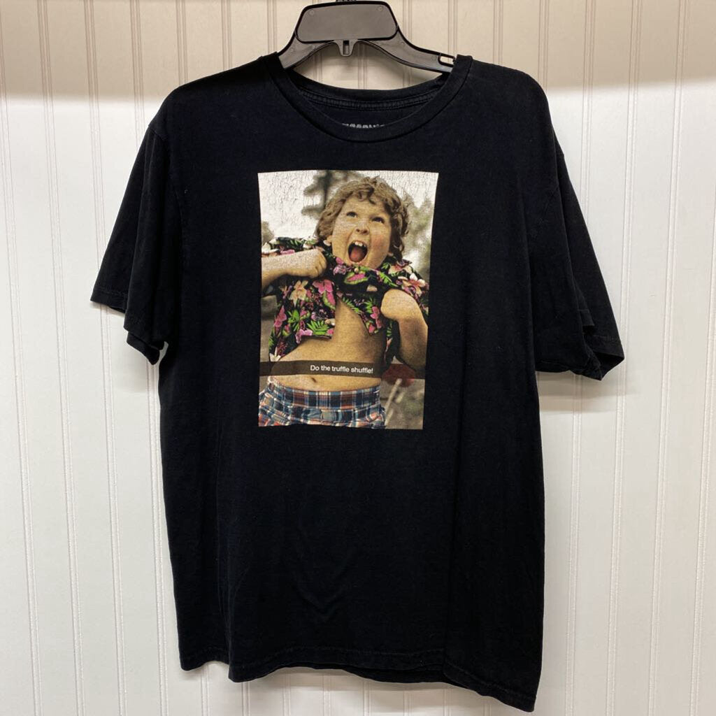 GRAPHIC TEE