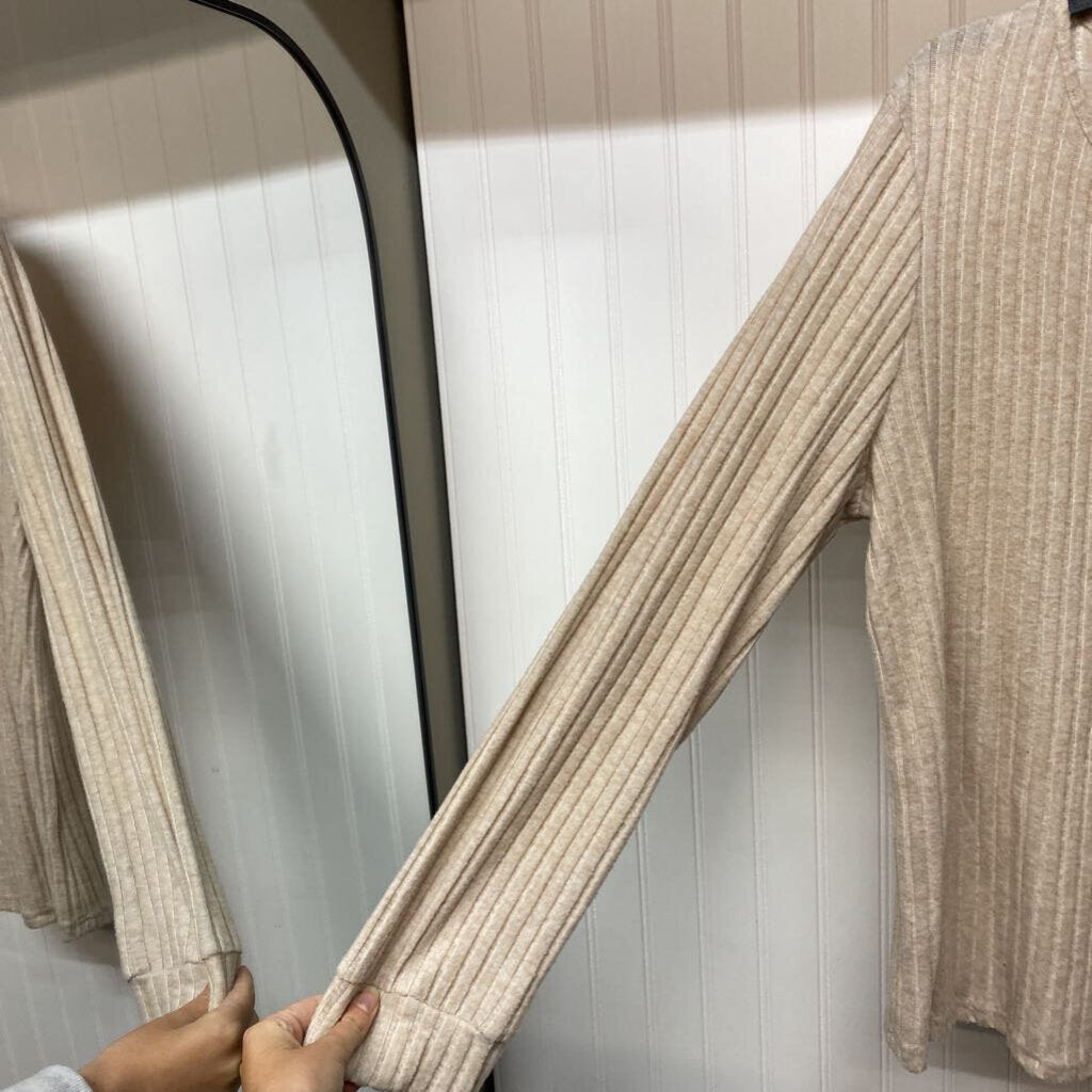 LONG SLEEVE KNIT TOP