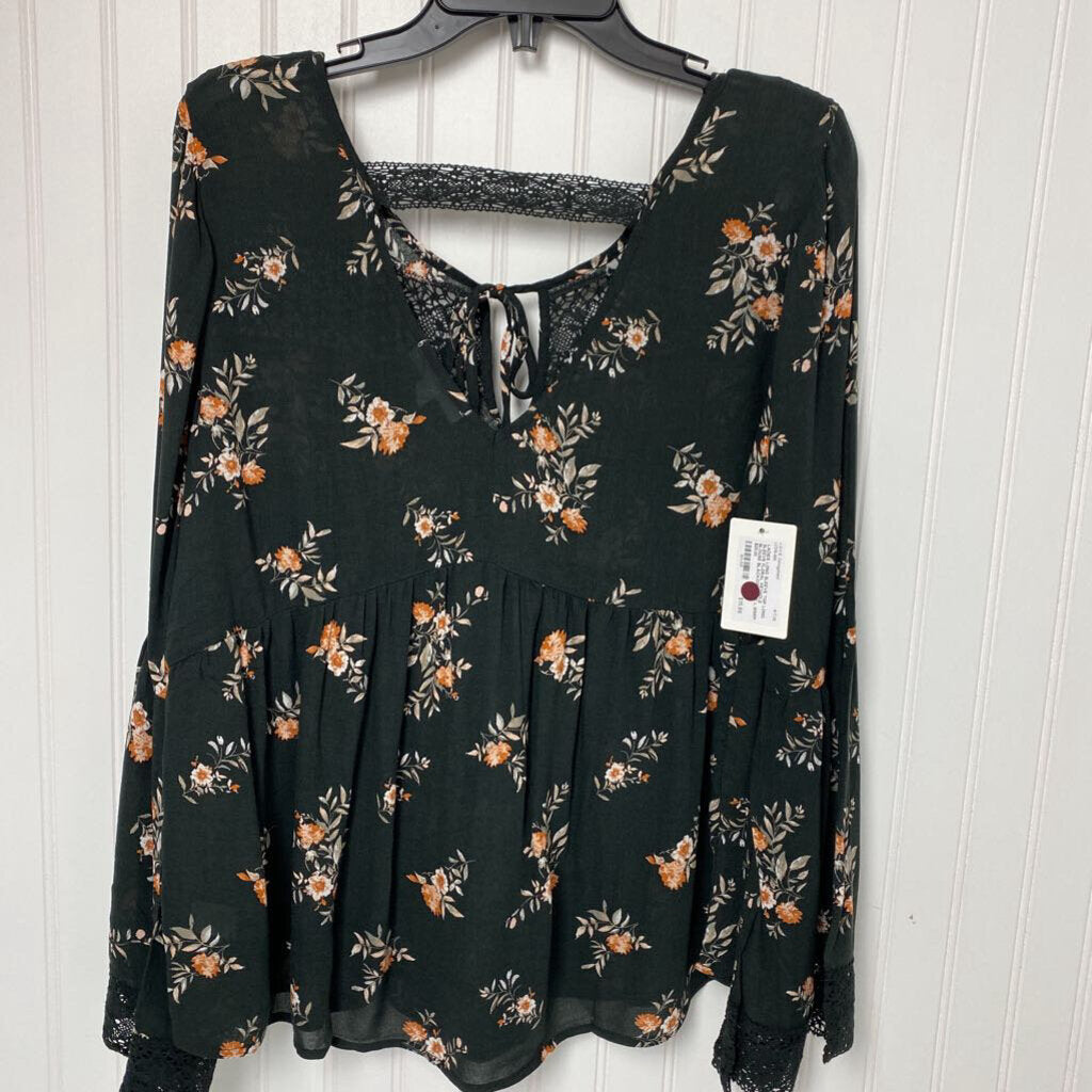 LONG SLEEVE FLORAL KEYHOLE BLOUSE