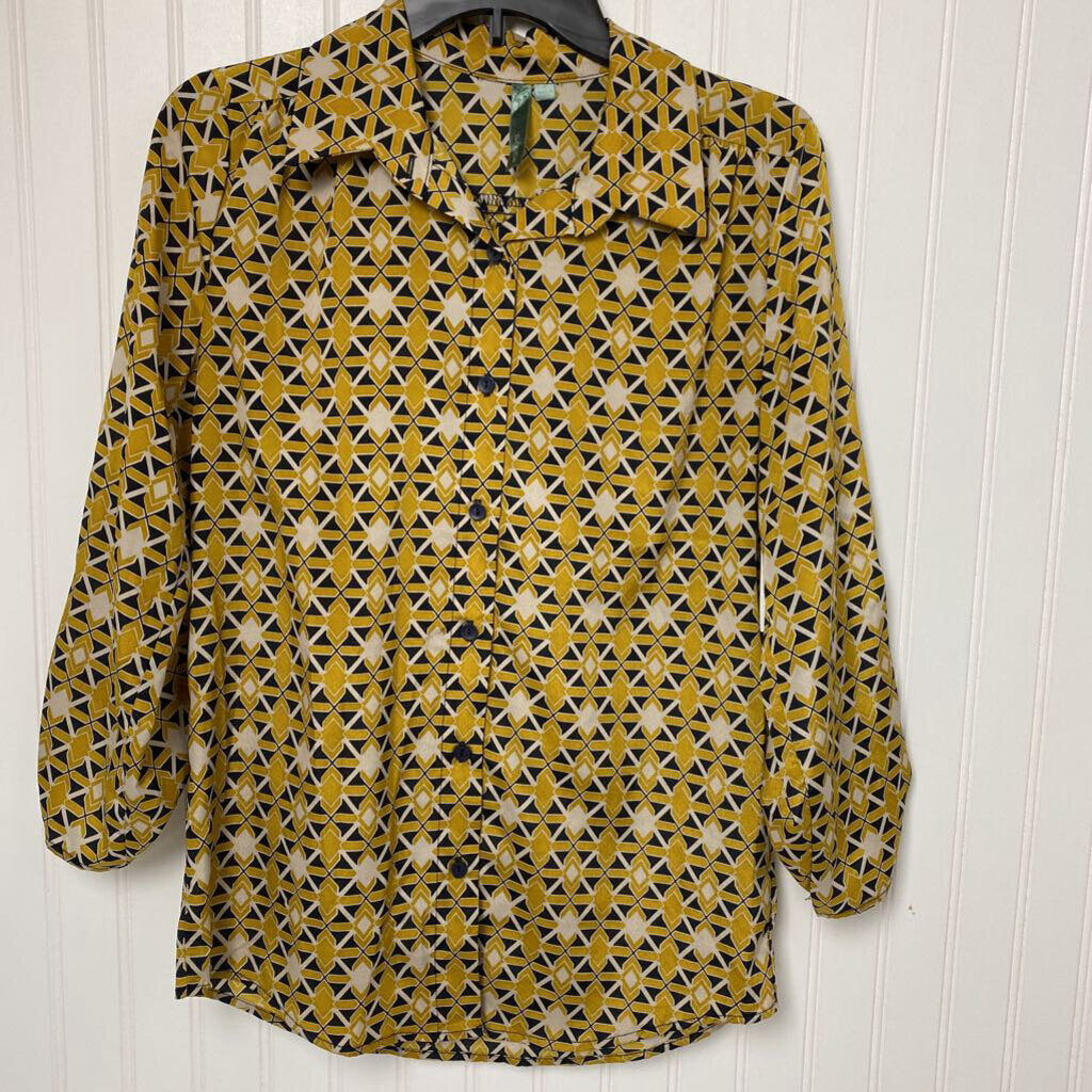 LONG SLEEVE PATTERNED BUTTON UP TOP