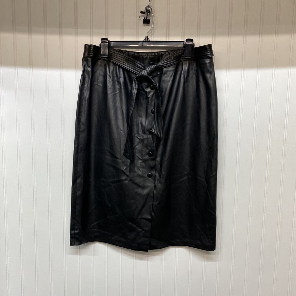FAUX LEATHER SKIRT