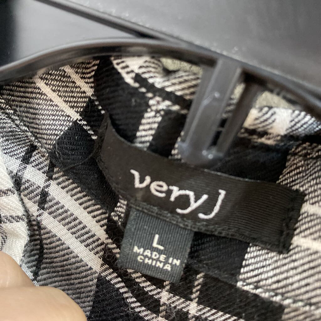 FLANNEL BUTTON DOWN