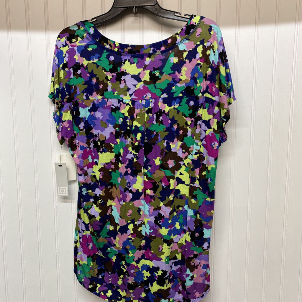 SHORT SLEEVED TOP