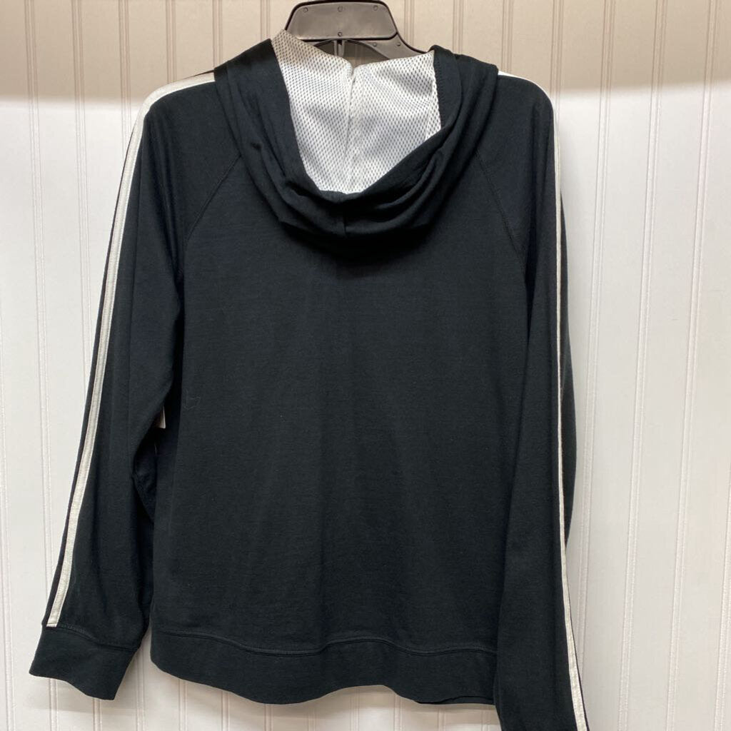 HOODED JACKET