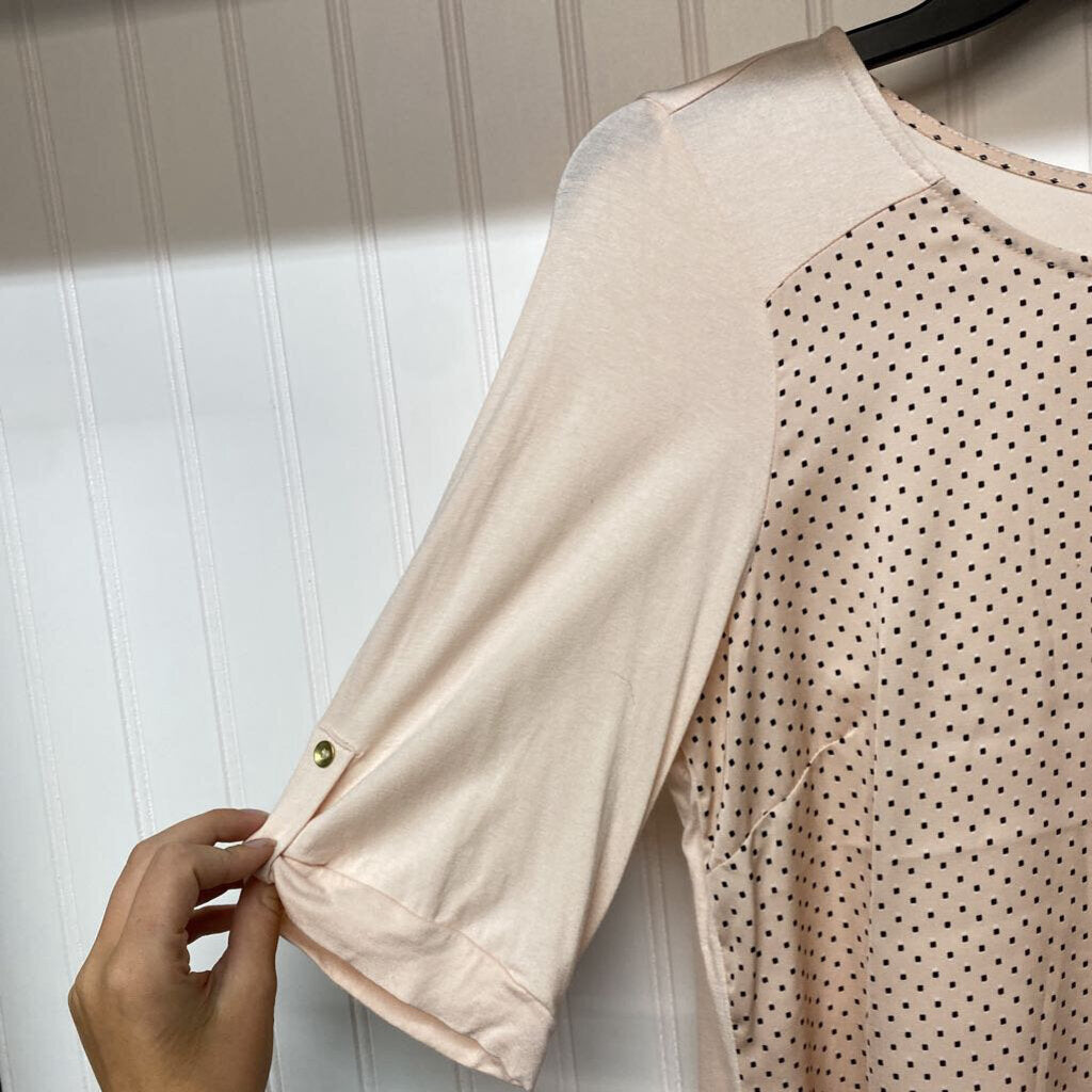 SHORT SLEEVED TOP