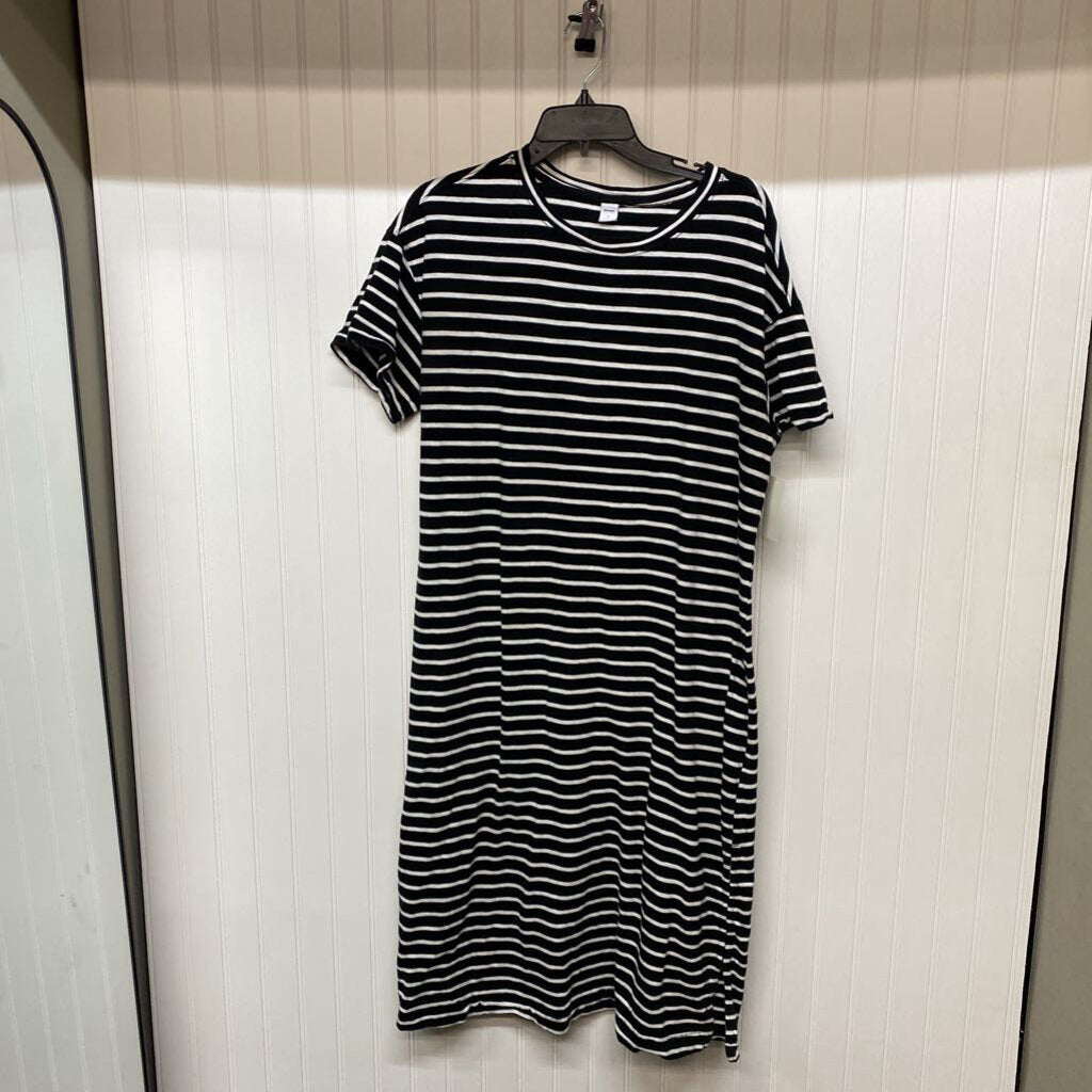 SHORT SLEEVED LONG DRESS