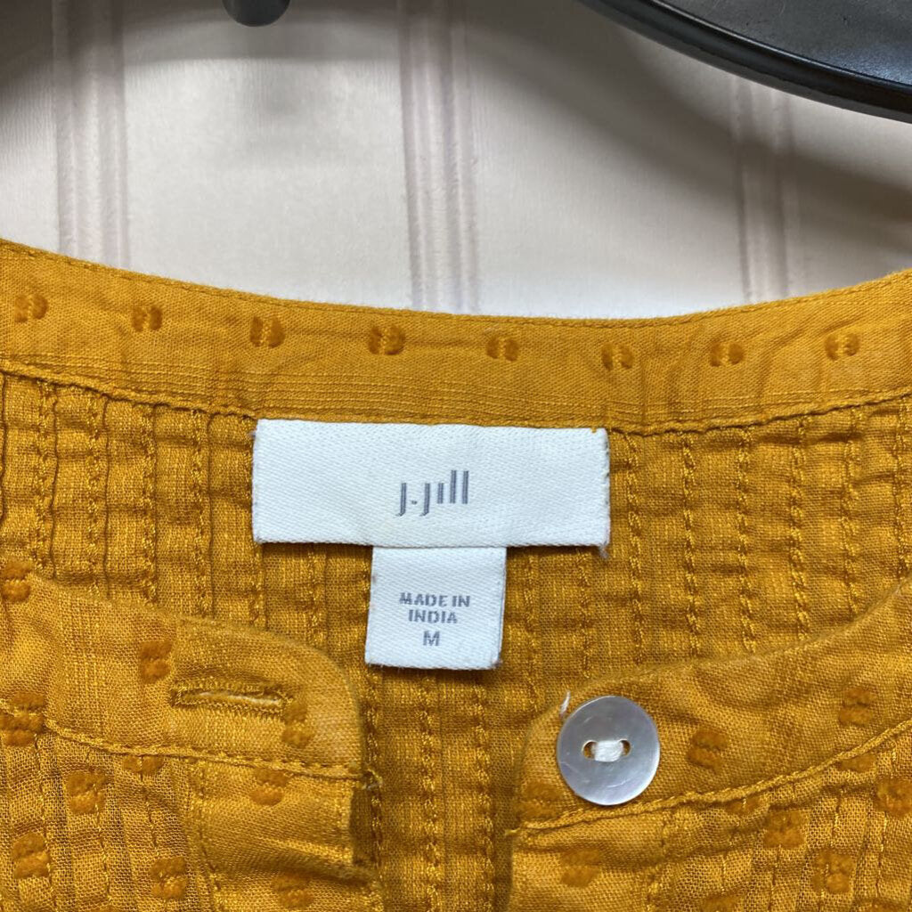 PLEATED TEXTURED TOP