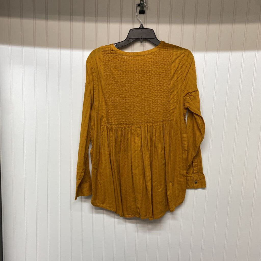 PLEATED TEXTURED TOP