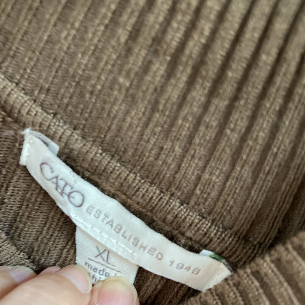 SLEEVLESS SWEATER