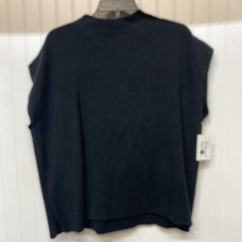 SLEEVLESS SWEATER