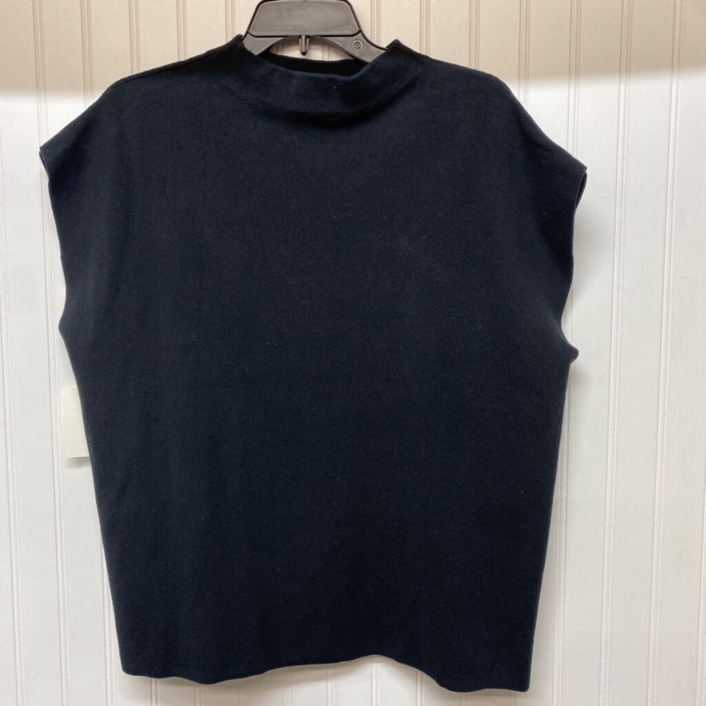 SLEEVLESS SWEATER
