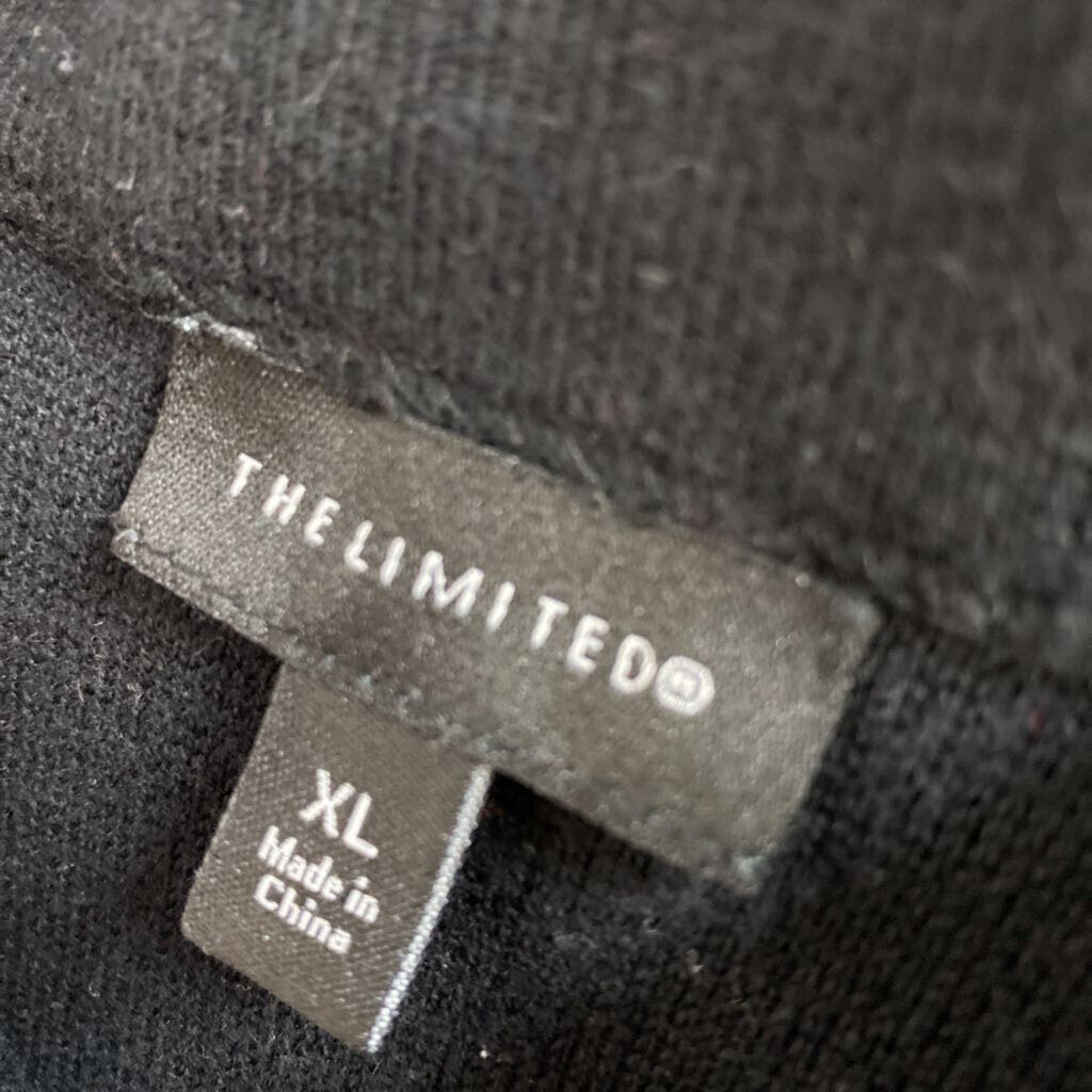 SLEEVLESS SWEATER