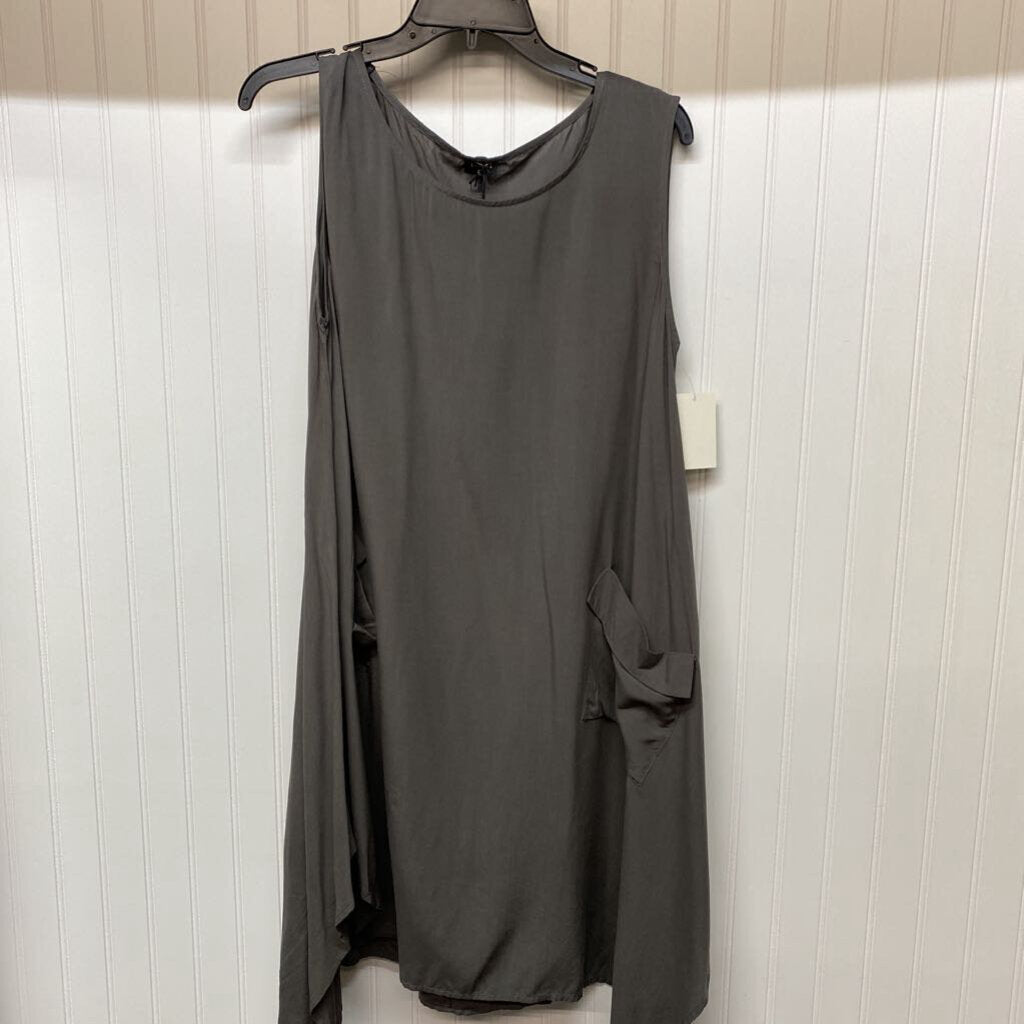 SLEEVLESS DRESS