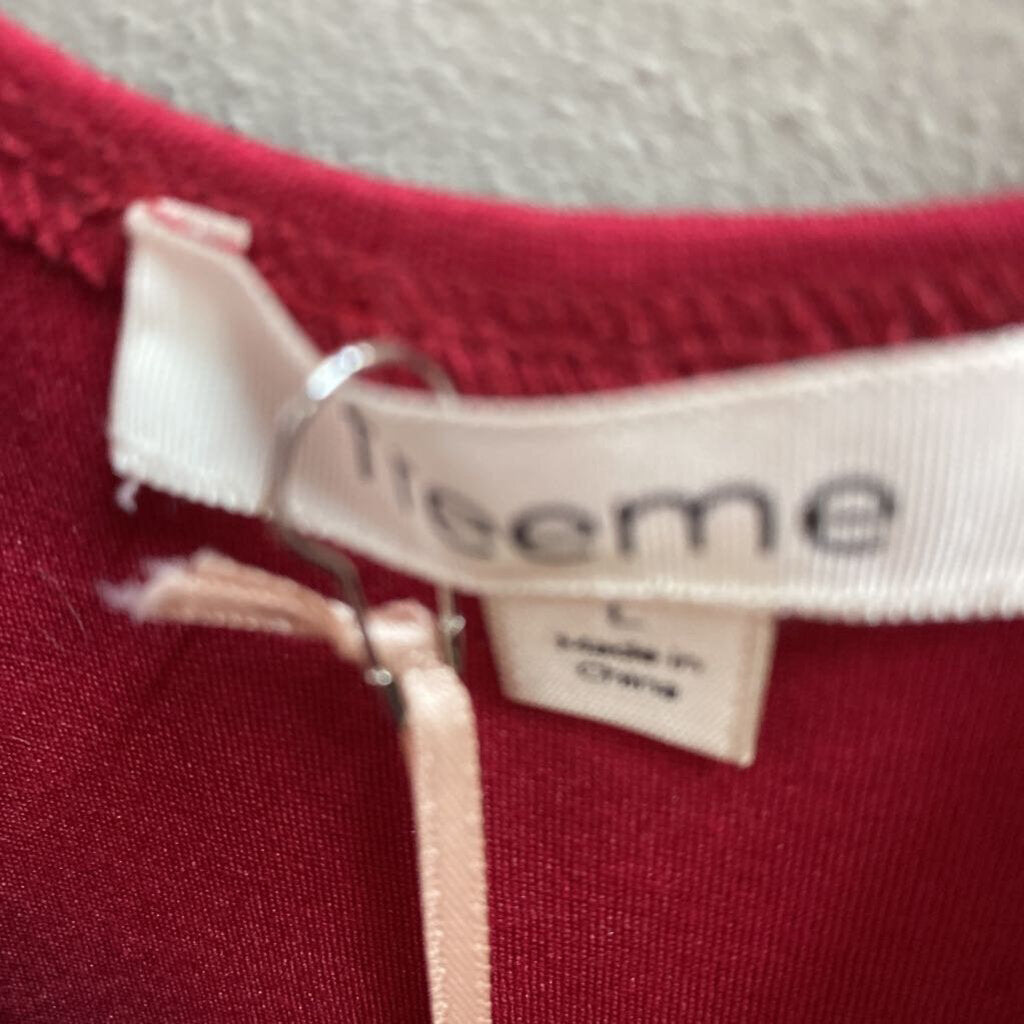 SLEEVLESS TOP