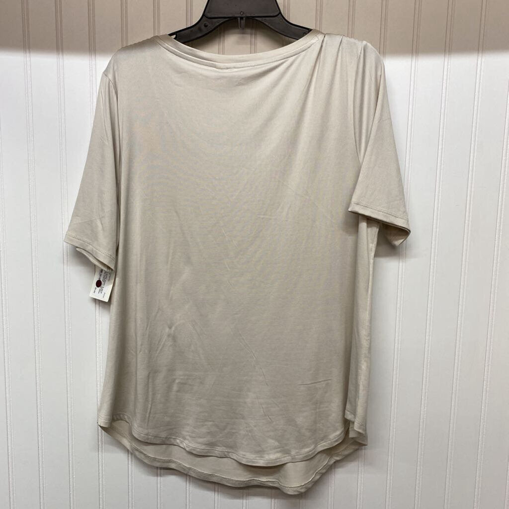 LOOSE FIT SHORT SLEEVED