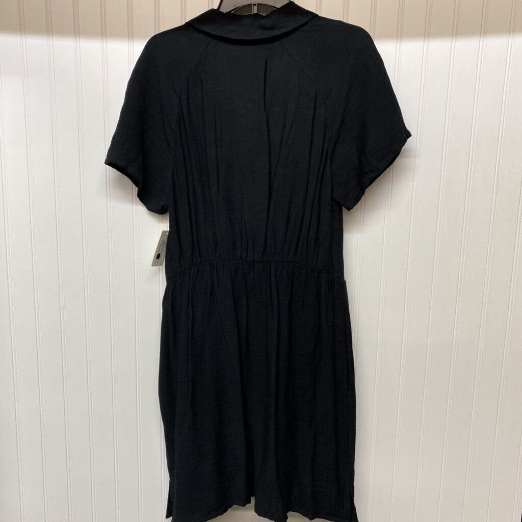 SHORT SLEEVED DRESS