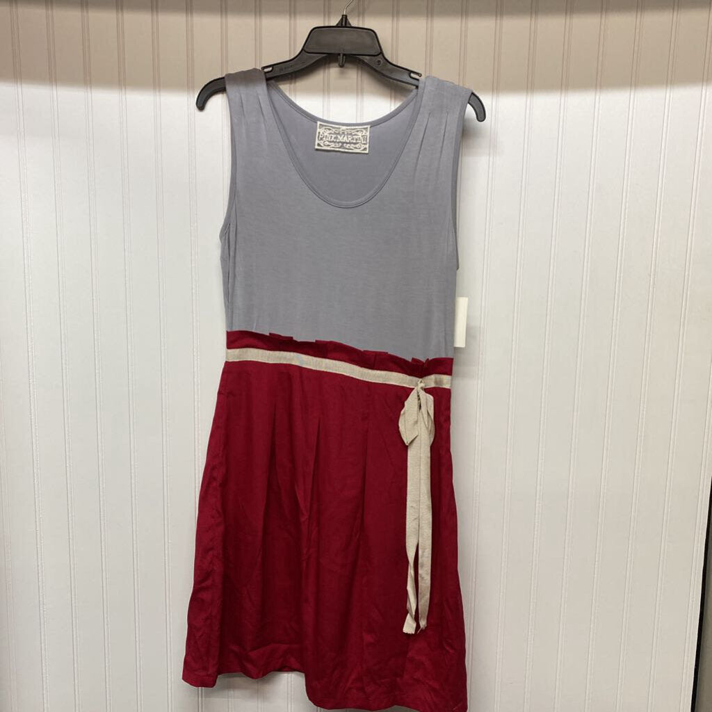 SLEEVLESS DRESS
