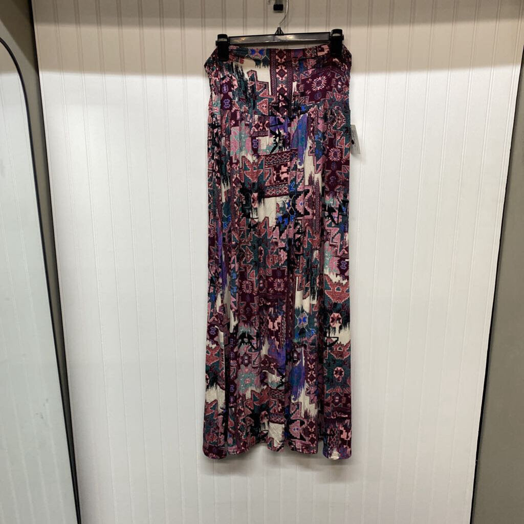 LONG SKIRT