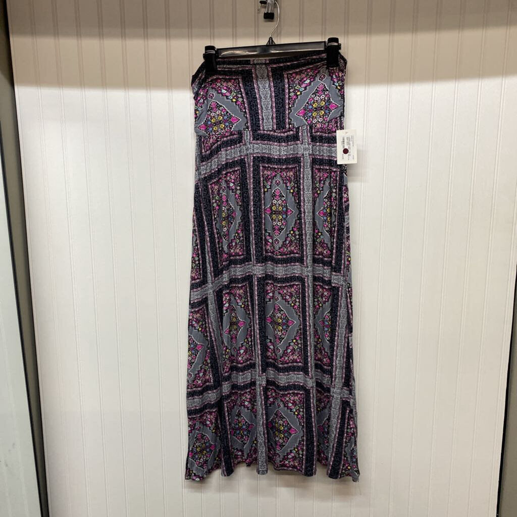 LONG SKIRT