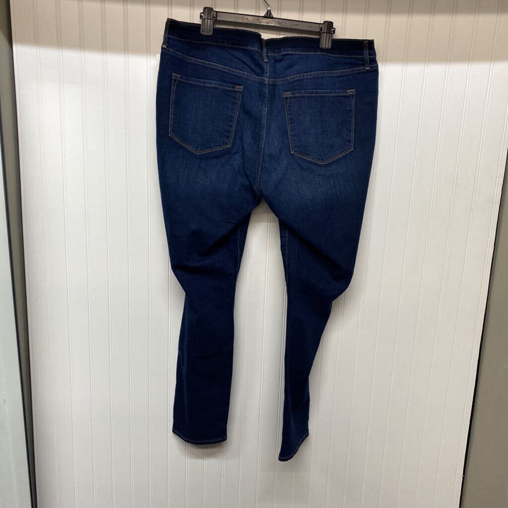 CURVY PROFILE JEANS