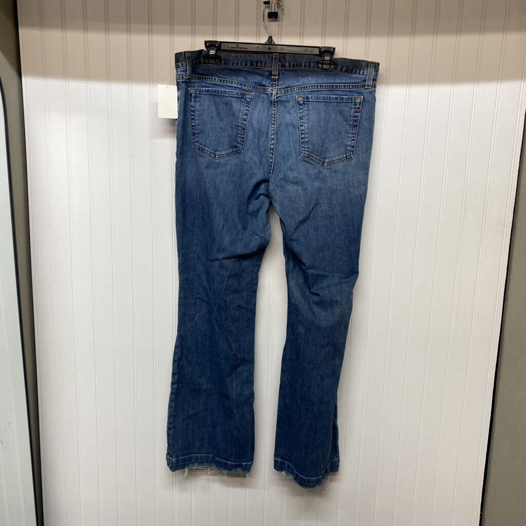 LONG AND LEAN JEANS