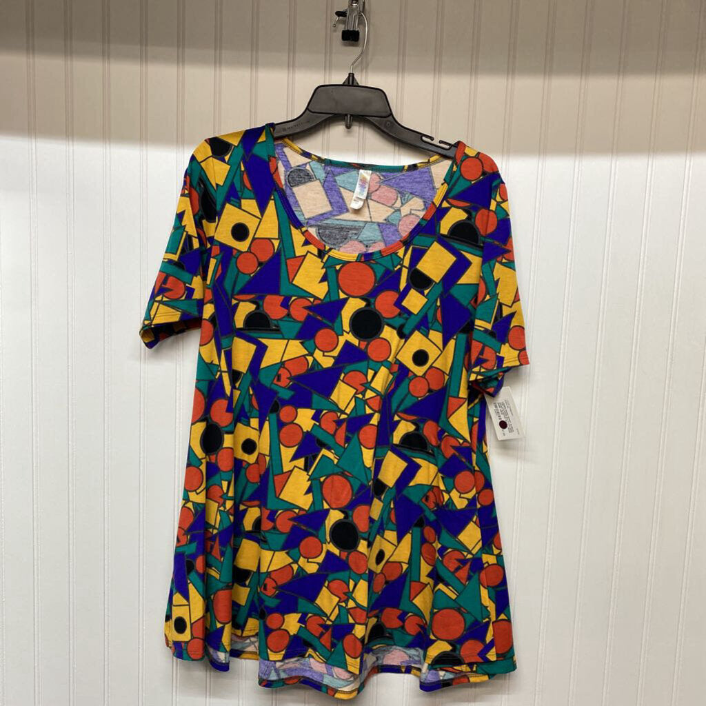 MULTI COLORED SHORT SLEEVED