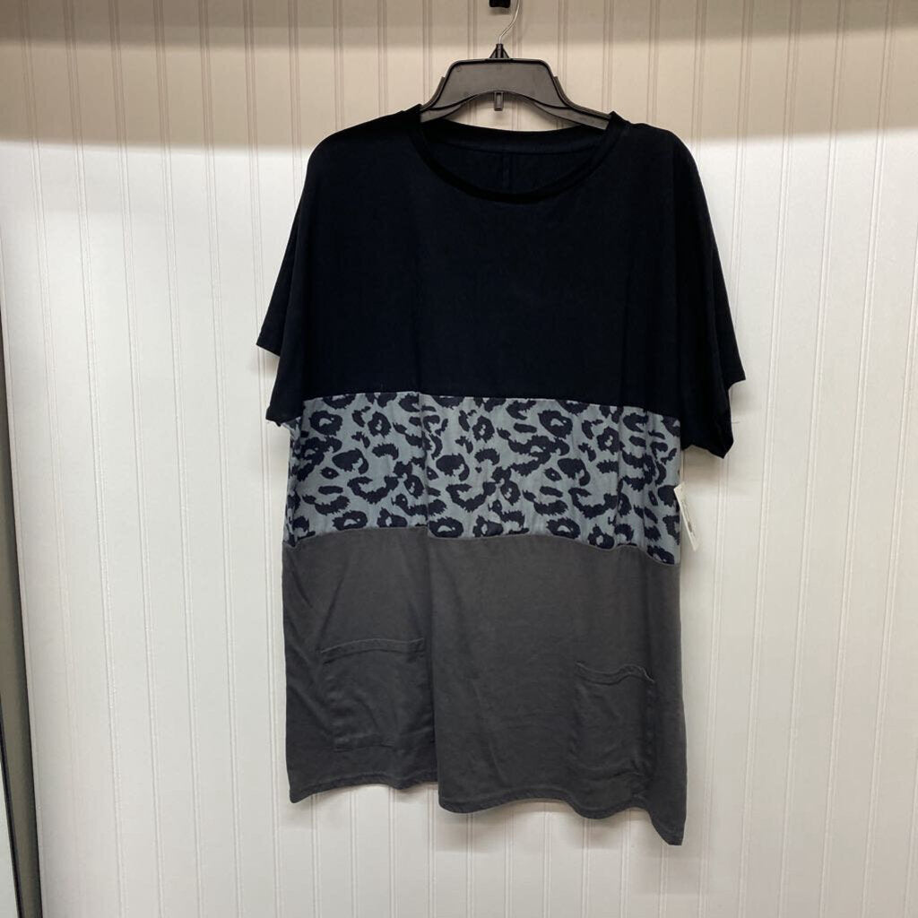 SHORT SLEEVED SHIRT