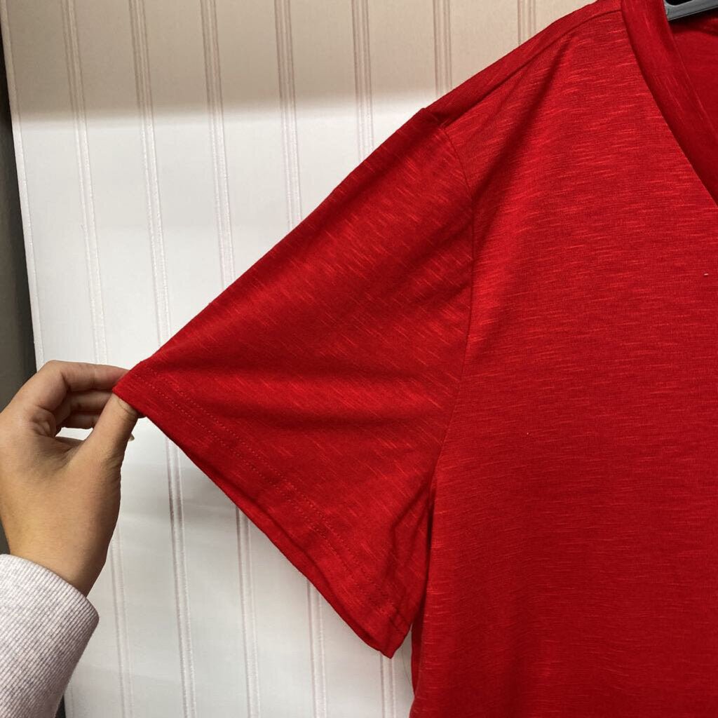 SHORT SLEEVED V NECK