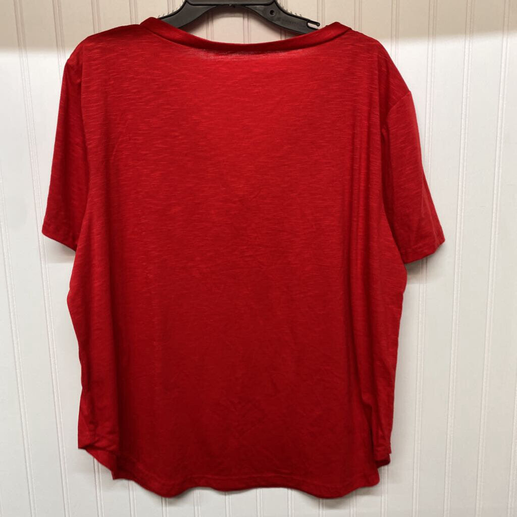 SHORT SLEEVED V NECK
