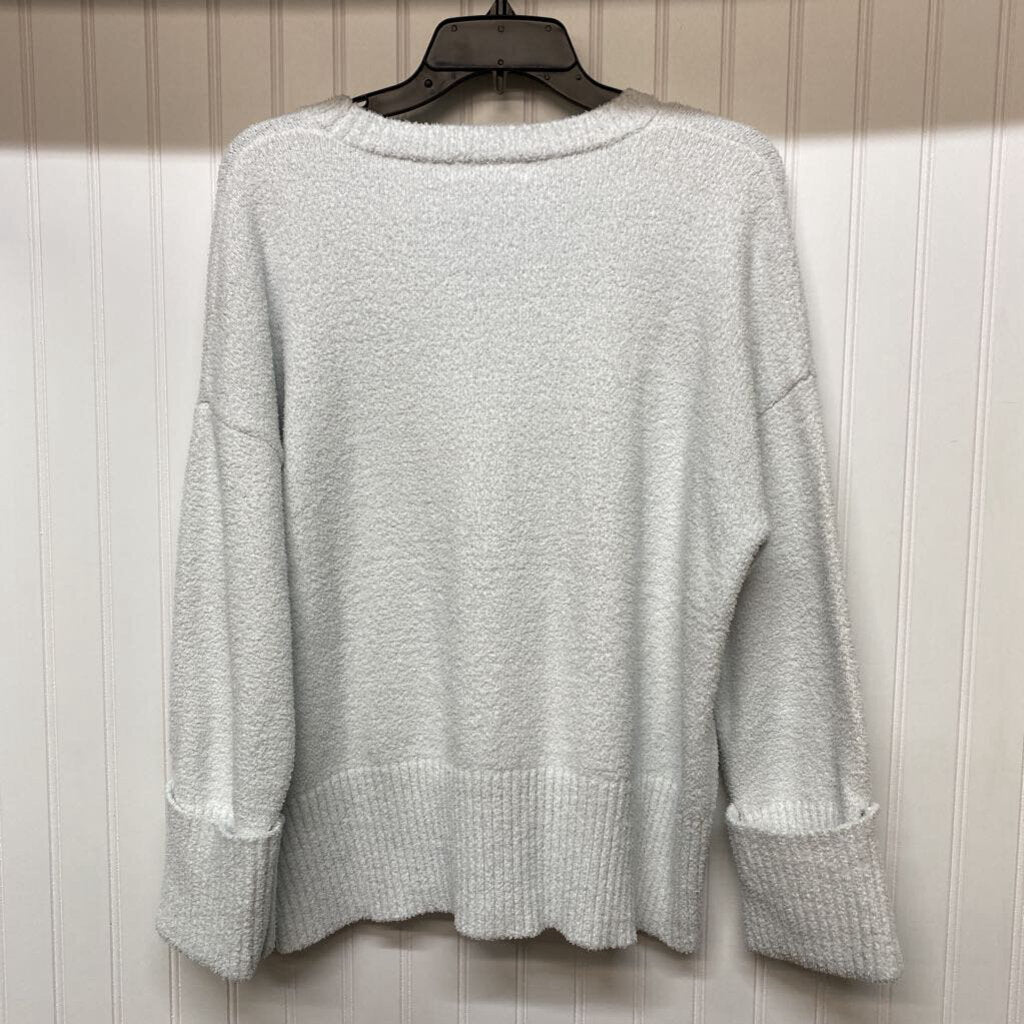 LONG CUFFED SLEEVE SWEATER