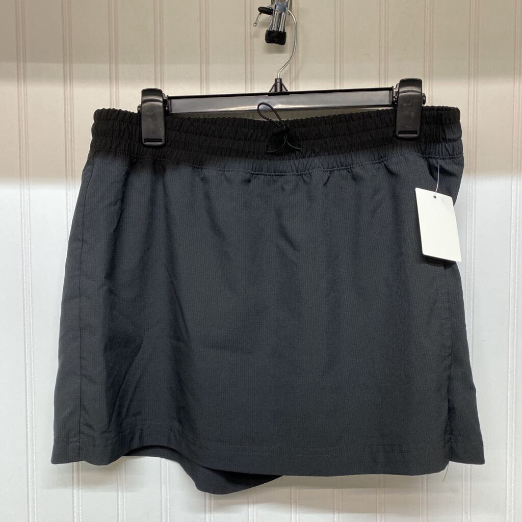 *NYLON SHORT WITH BUNGEE WAIST