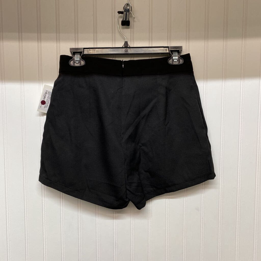 DRESS SHORTS WITH GOLD BUTTONS DOWN FRONT
