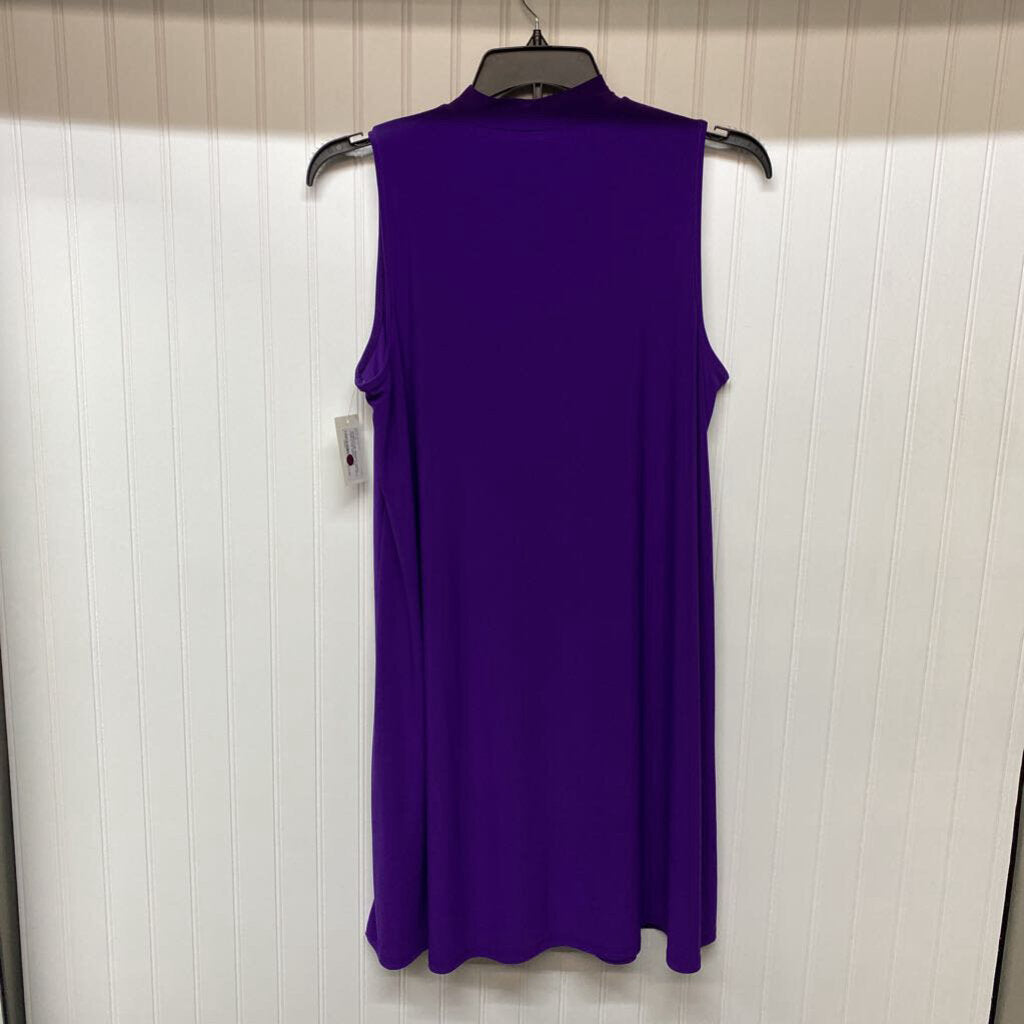 *SLEEVELESS SHORT MOCK NECK