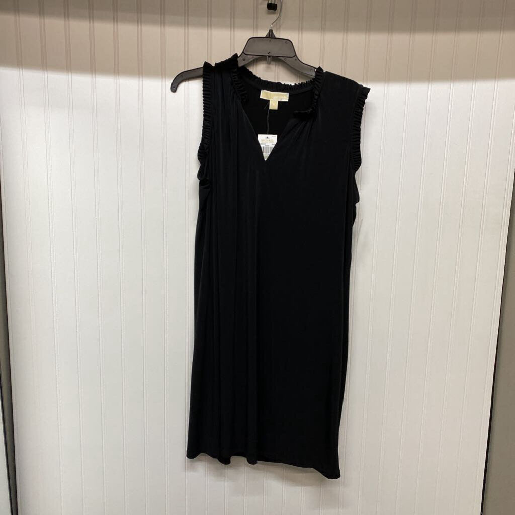 *SLEEVELESS RUFFLES SHORT V- NECK