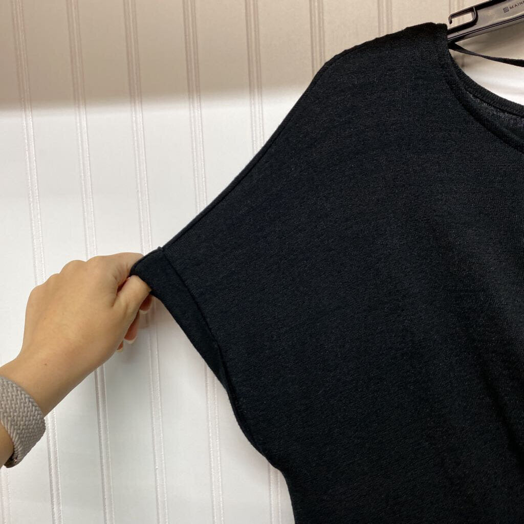 LONG KNIT WITH KNOT ON LEFT SIDE