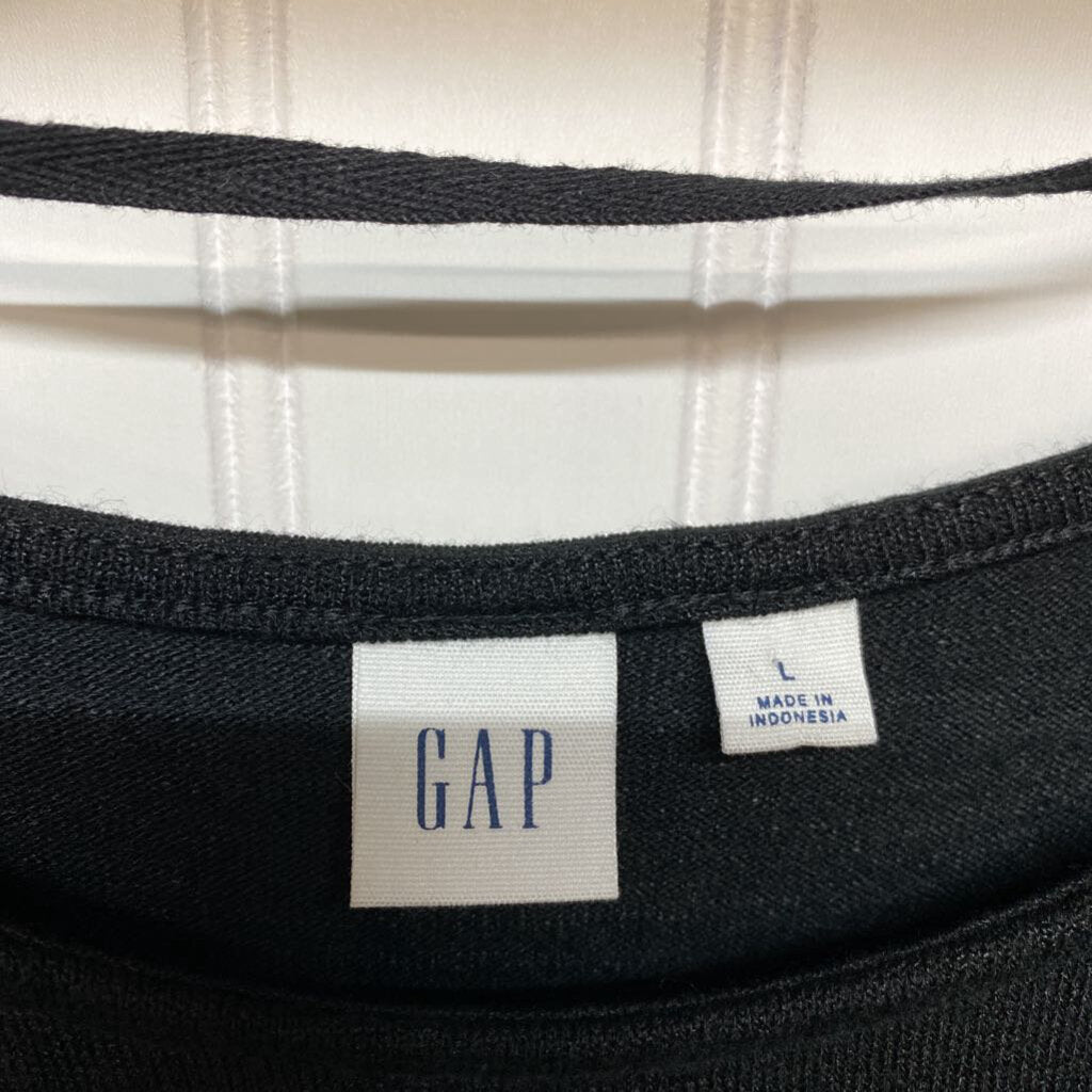 LONG KNIT WITH KNOT ON LEFT SIDE