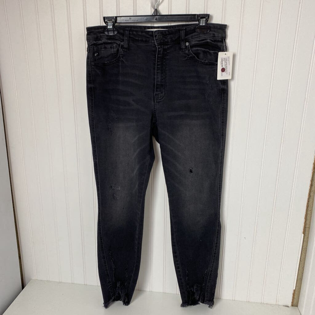 *5 POCKET DISTRESSED AT ANKLES