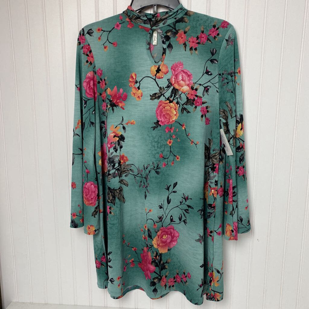 LONG SLEEVE KNIT TUNIC
