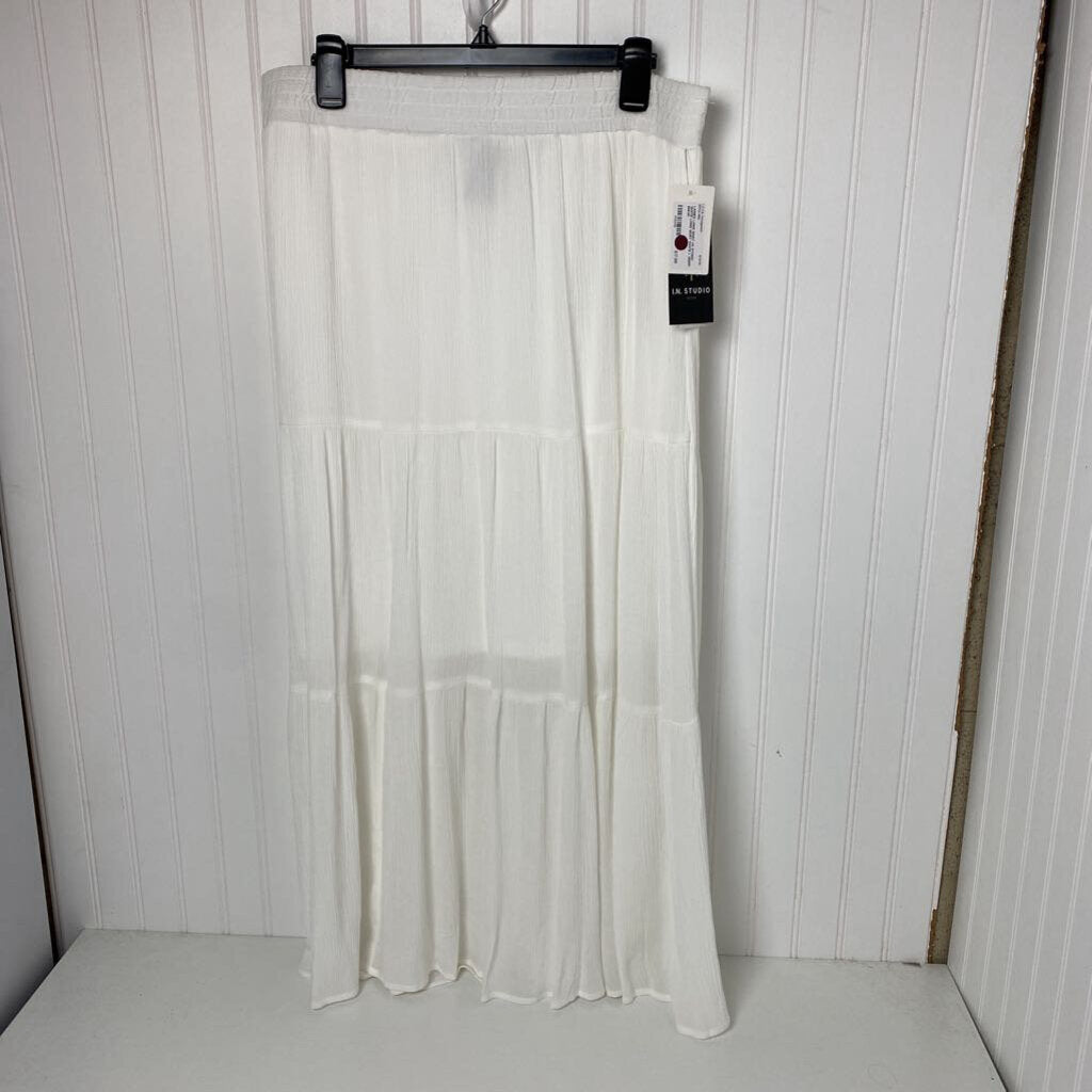WHITE LONG SKIRT