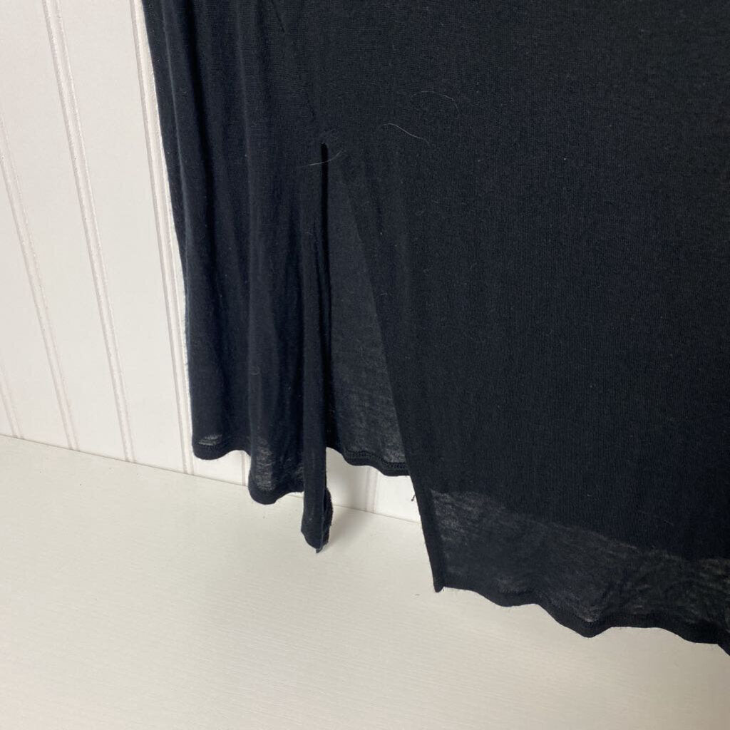 BASIC SLEEVELESS TOP