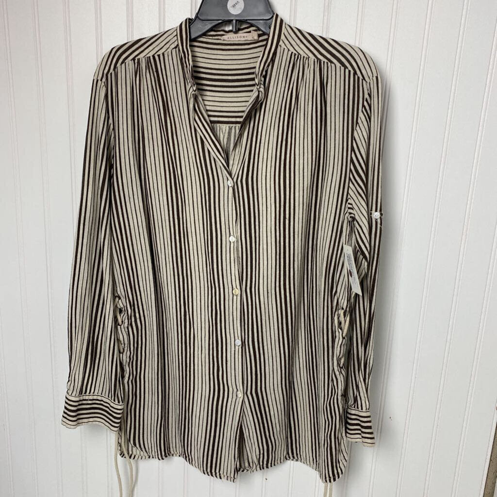 LONG SLEEVE STRIPED BUTTON UP