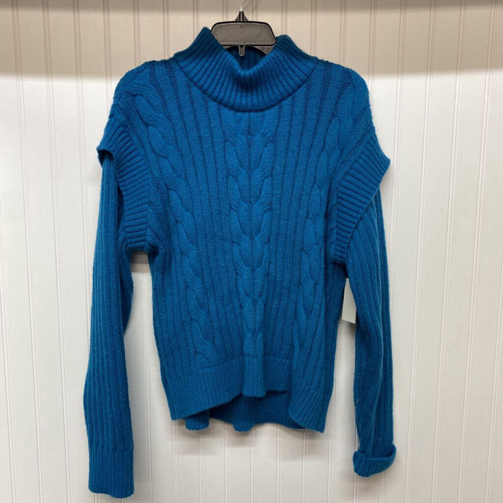 BLUE SWEATER